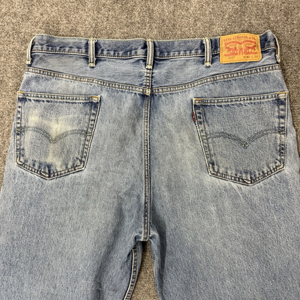 Levis Strauss Men's 550 Relaxed Fit‎ Jeans 42x30 Distressed 100% Cotton Durable